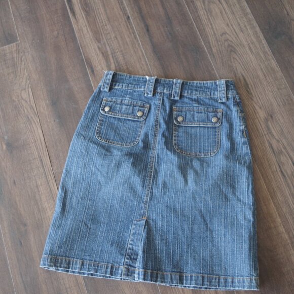 Suzanne's Mini Ladies Jean Skirt - Picture 3 of 3